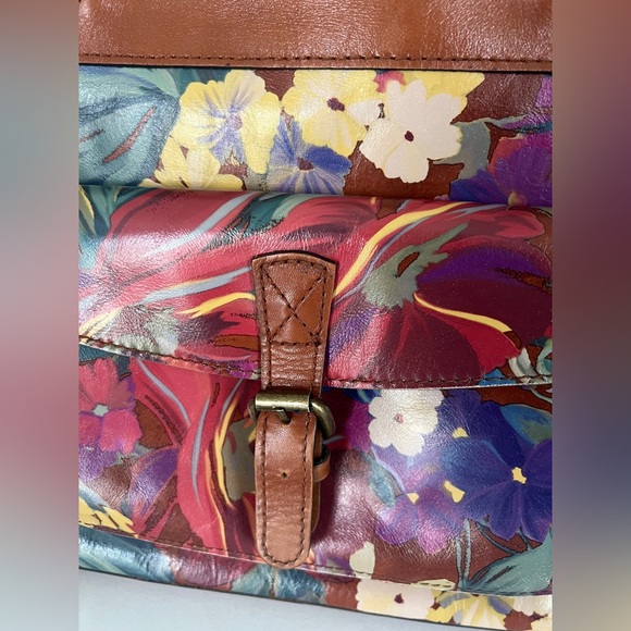 Patricia Nash Bolsena Tote in Summer Florals - Picture 7 of 12